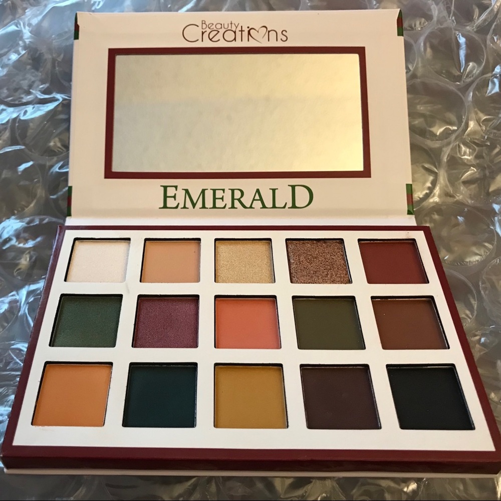 - Eye shadow - Picture 2 of 3